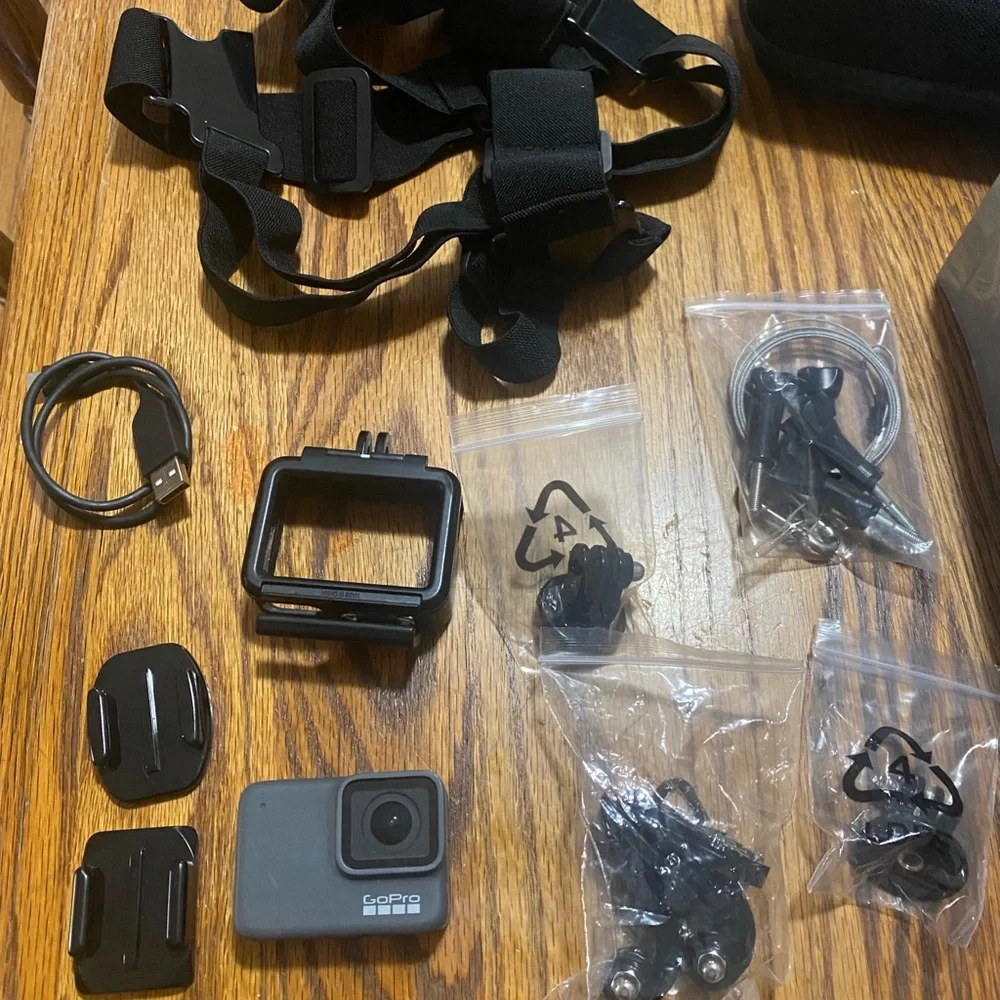 GoPro HERO7 Silver Bundle